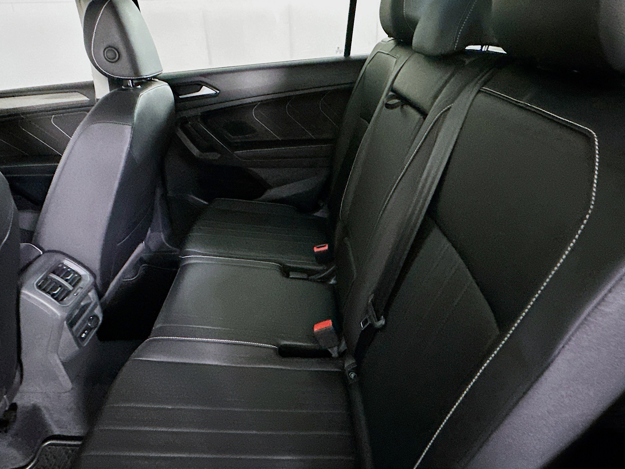 Used 2022 Volkswagen Tiguan SE image 26