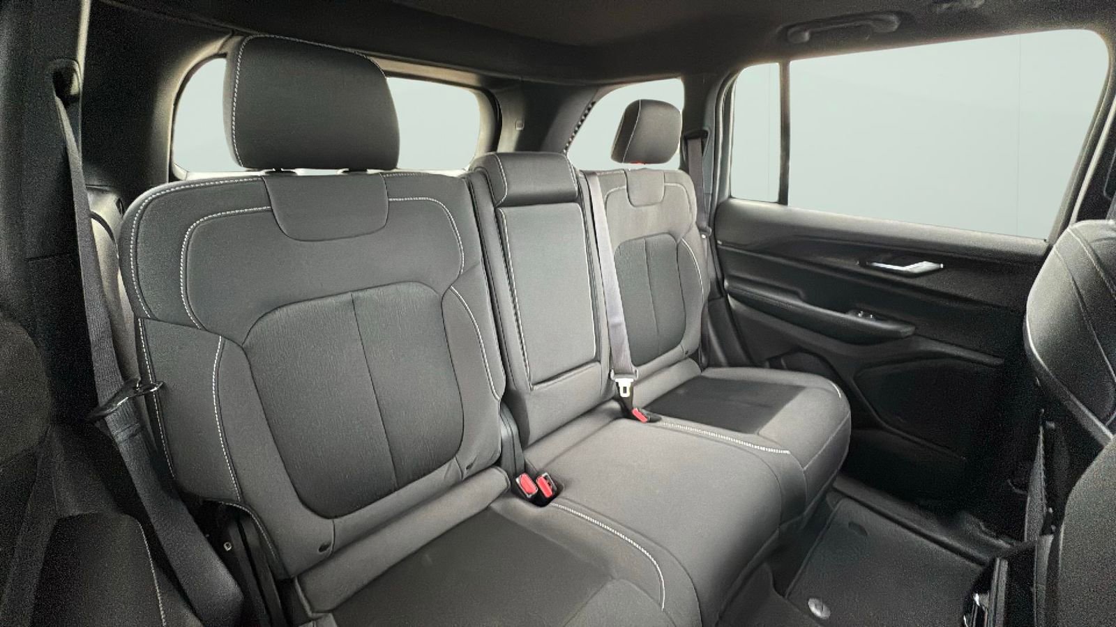 New 2026 Jeep Grand Cherokee Laredo image 22