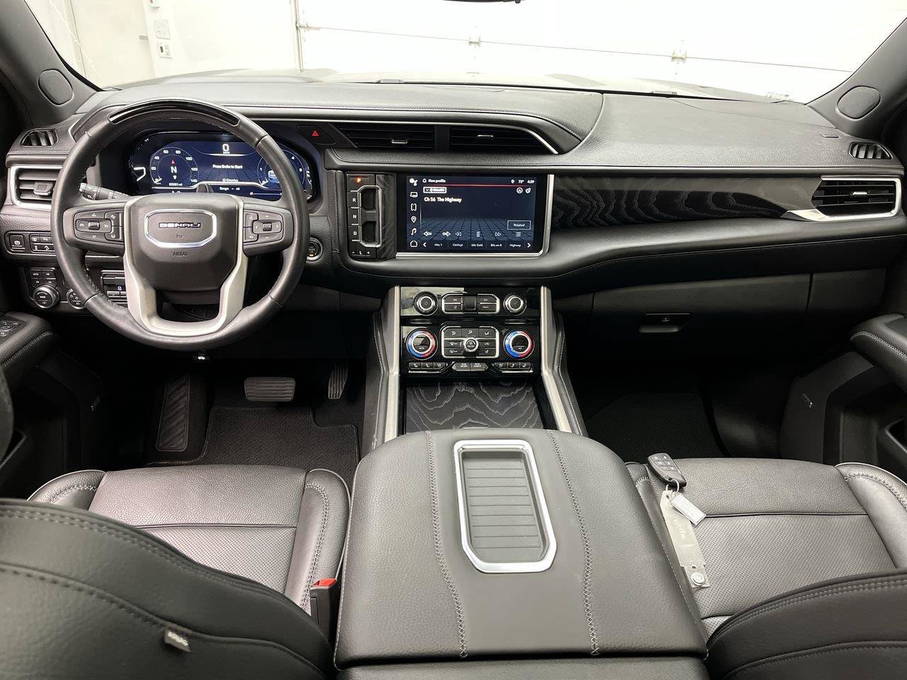 Certified 2024 GMC Yukon XL Denali w/ Advanced Technology Package AWD/4WD image 4