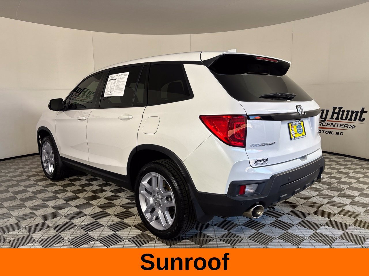 Used 2025 Honda Passport EX-L image 8