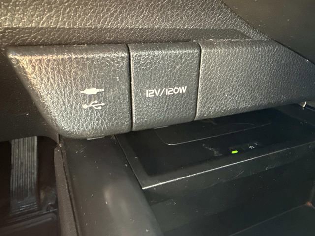 Used 2019 Toyota Camry XLE FWD image 32