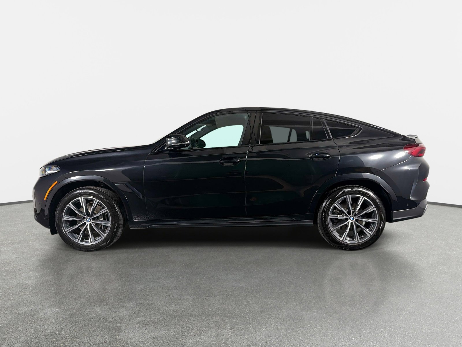 Used 2024 BMW X6 xDrive40i w/ Parking Assistance Package AWD/4WD image 6