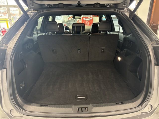 Used 2023 Ford Edge ST-Line w/ Class II Trailer Tow Package AWD/4WD image 10