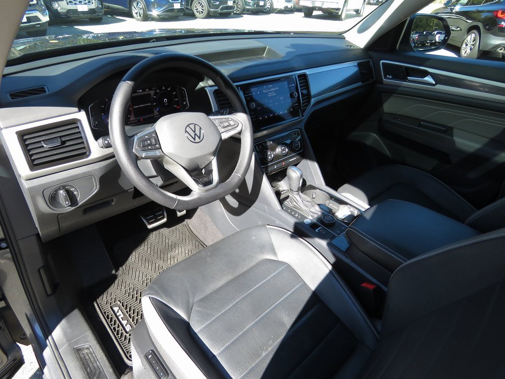 Used 2022 Volkswagen Atlas SEL Premium image 12