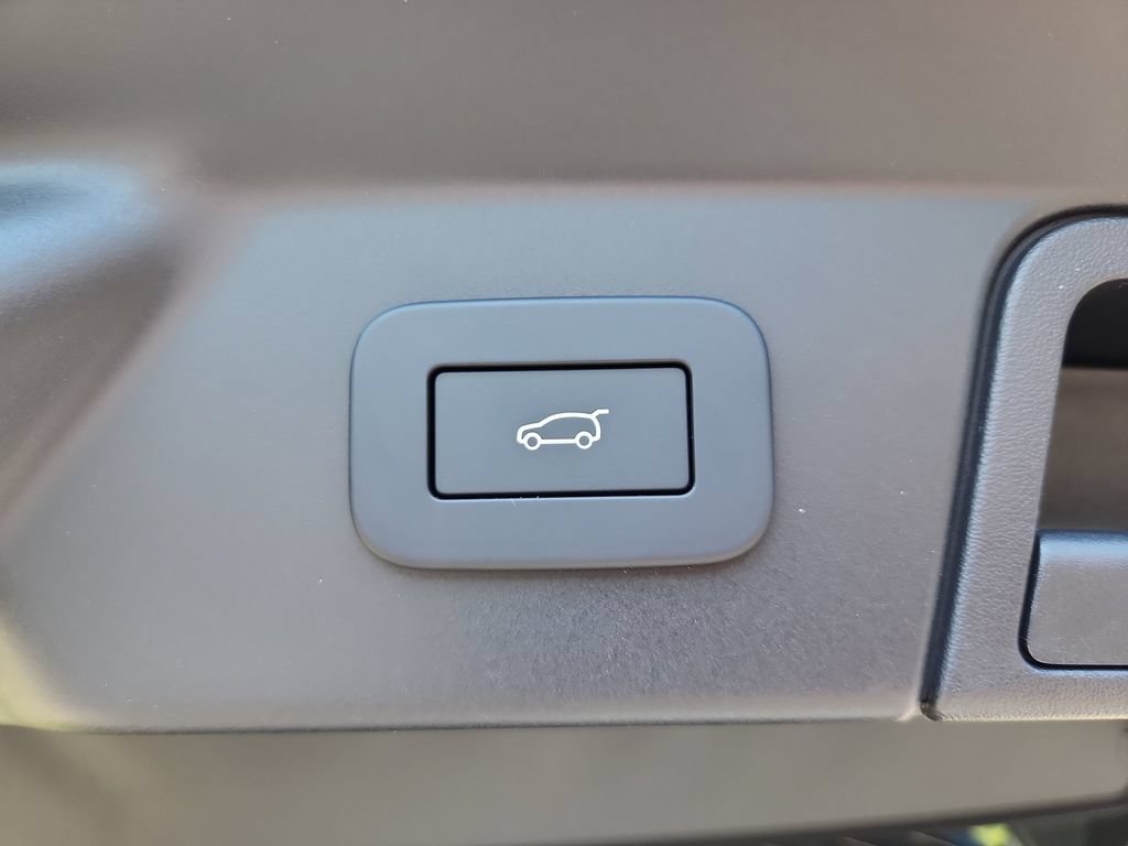 Certified 2026 Land Rover Range Rover Velar S AWD/4WD image 14