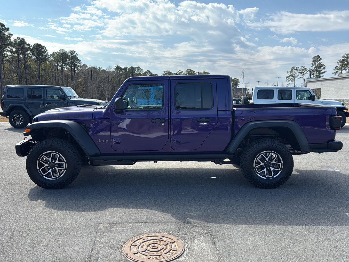 New 2026 Jeep Gladiator Rubicon w/ Safety Group AWD/4WD image 4