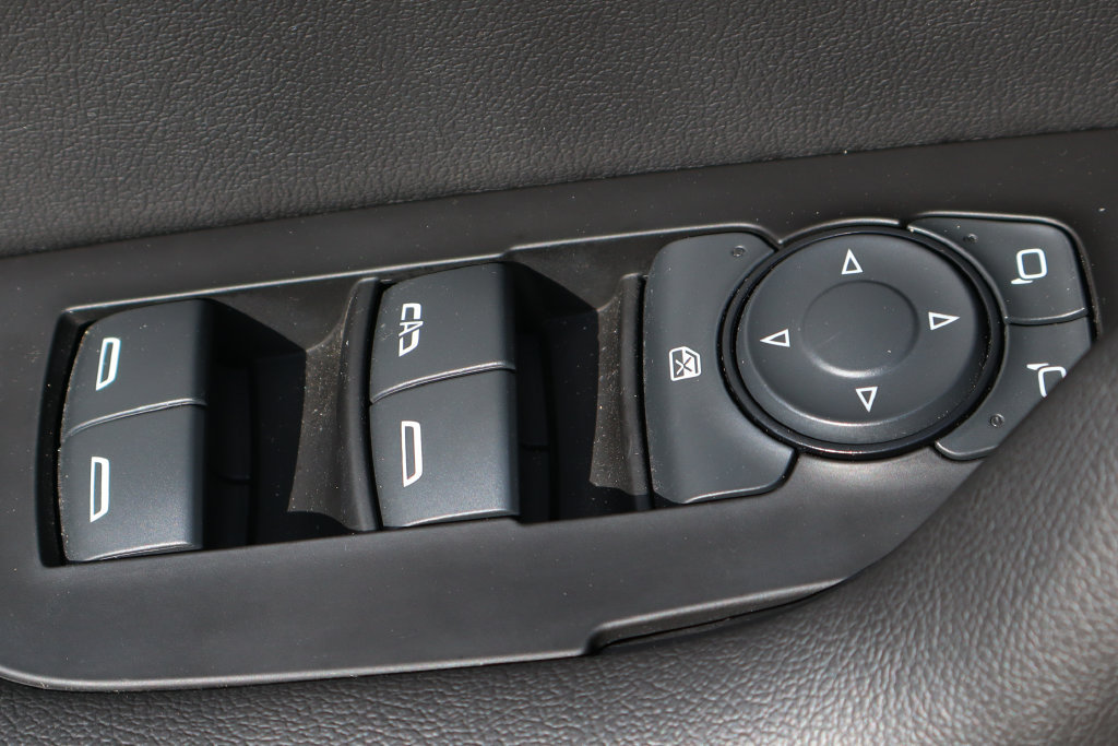 Used 2024 Chevrolet Blazer RS w/ Driver Confidence II Package FWD image 19