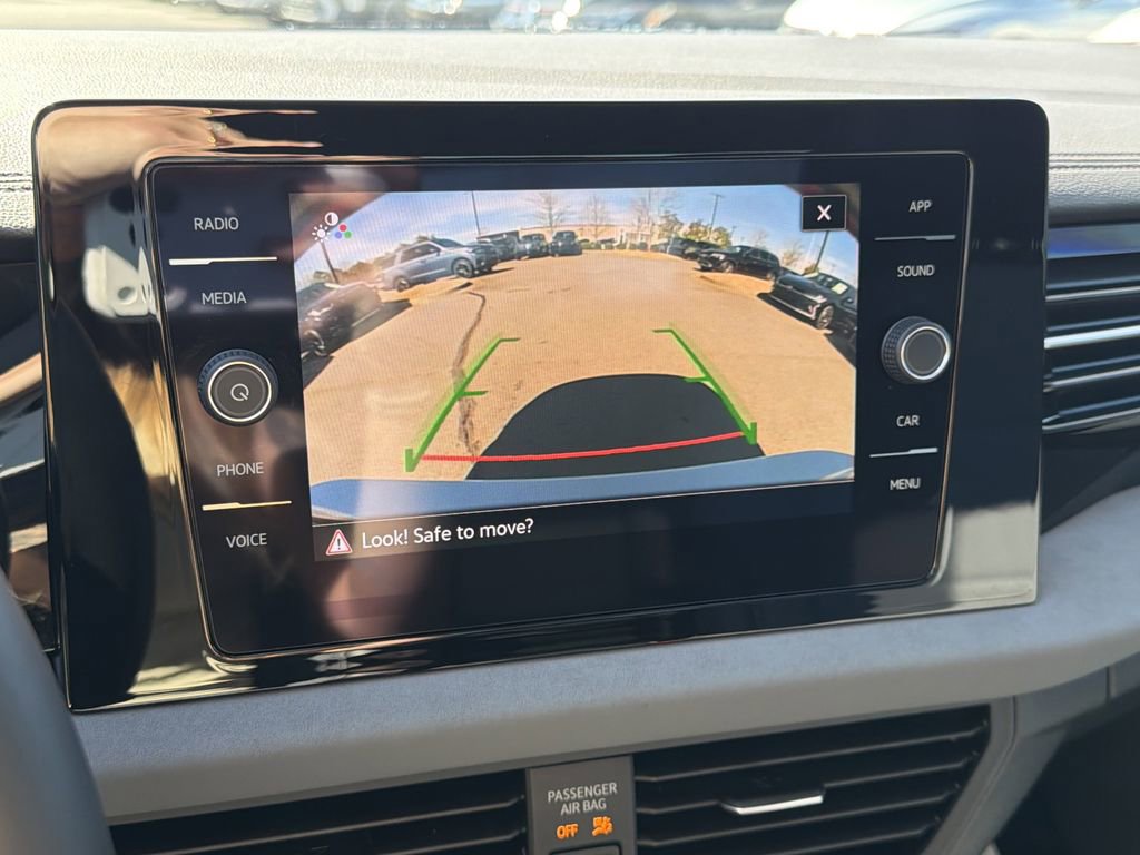 Used 2025 Volkswagen Jetta SE image 28