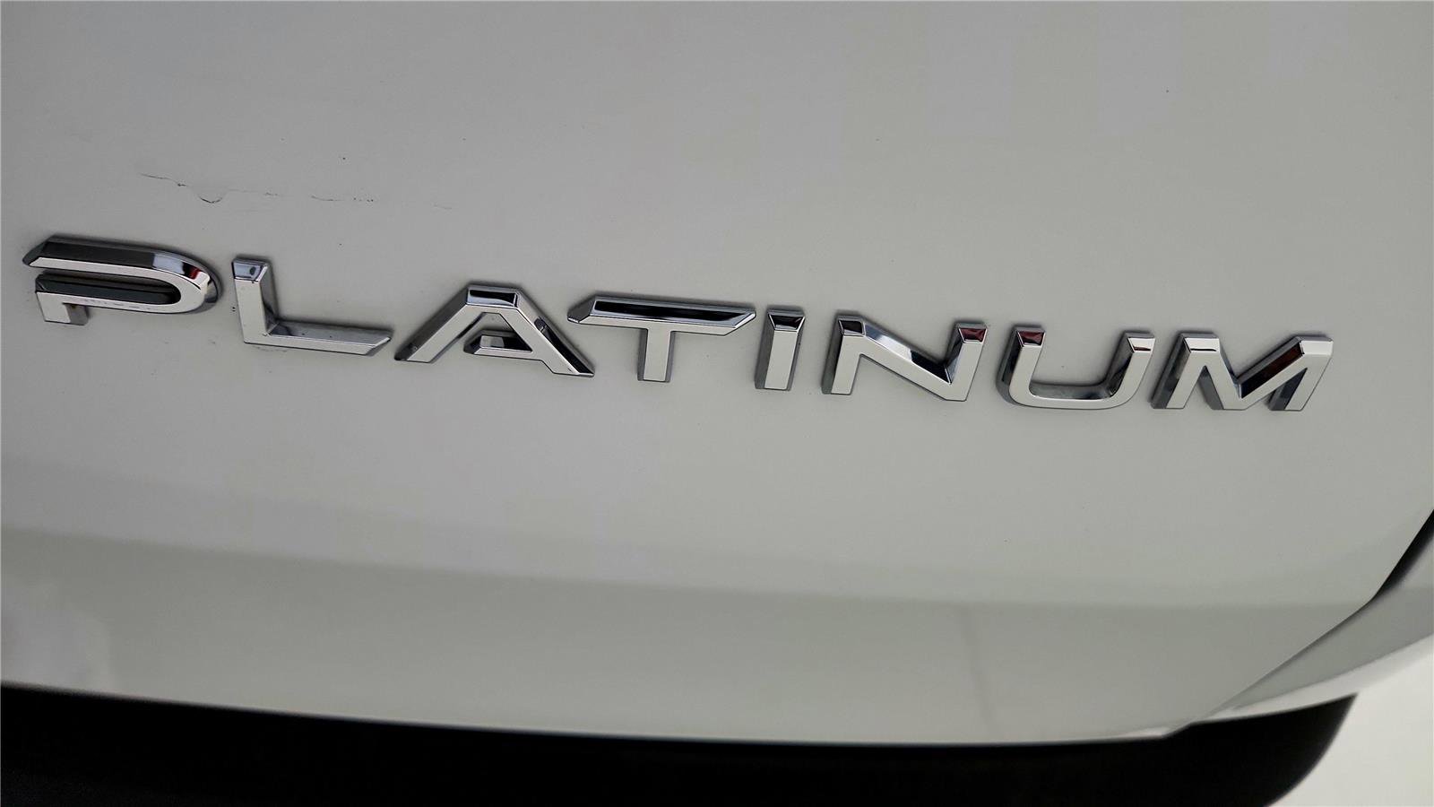 Used 2024 Toyota Grand Highlander AWD Hybrid image 14