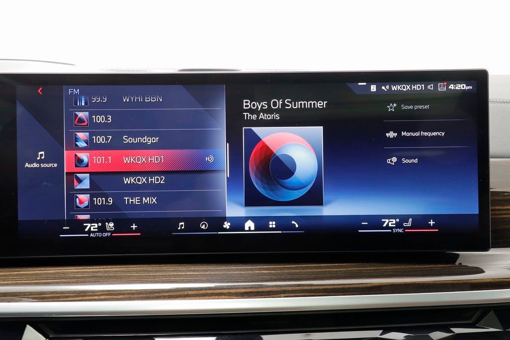 Used 2025 BMW X7 M60i image 10