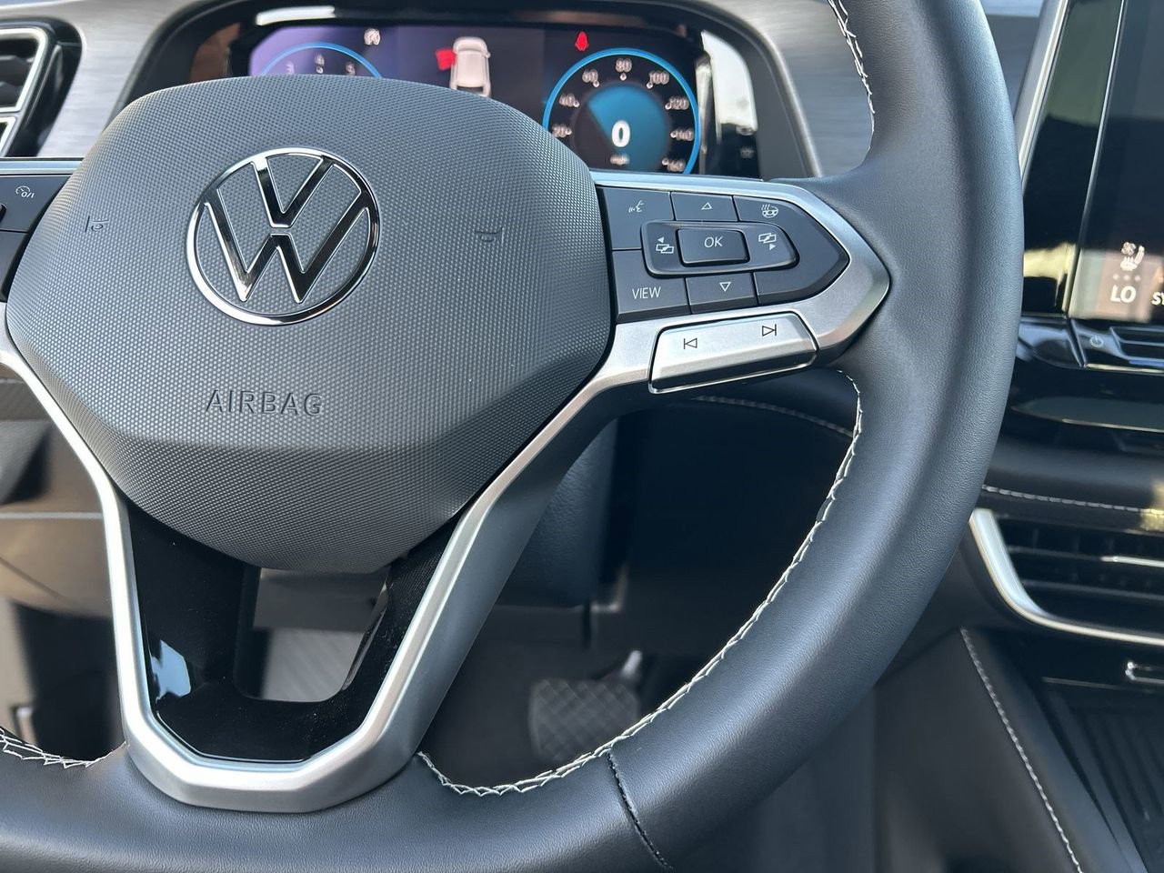 New 2026 Volkswagen Atlas Cross Sport SE image 21
