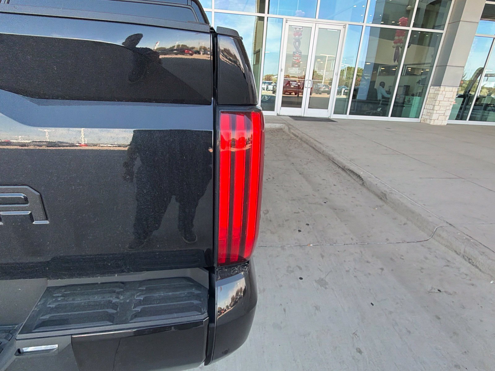 Used 2024 Toyota Tundra Limited w/ Power Package AWD/4WD image 22