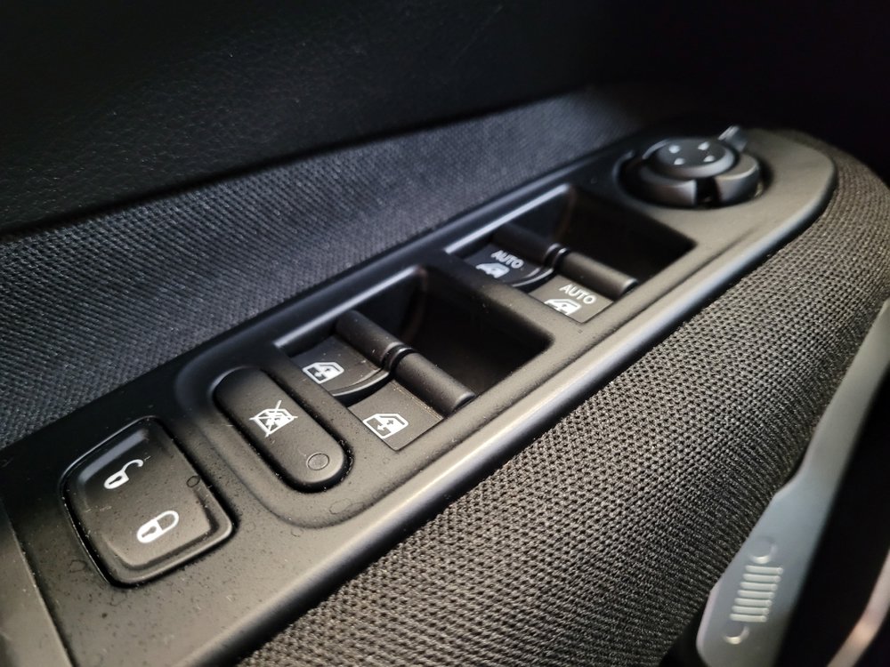Used 2021 Jeep Renegade Sport FWD image 27