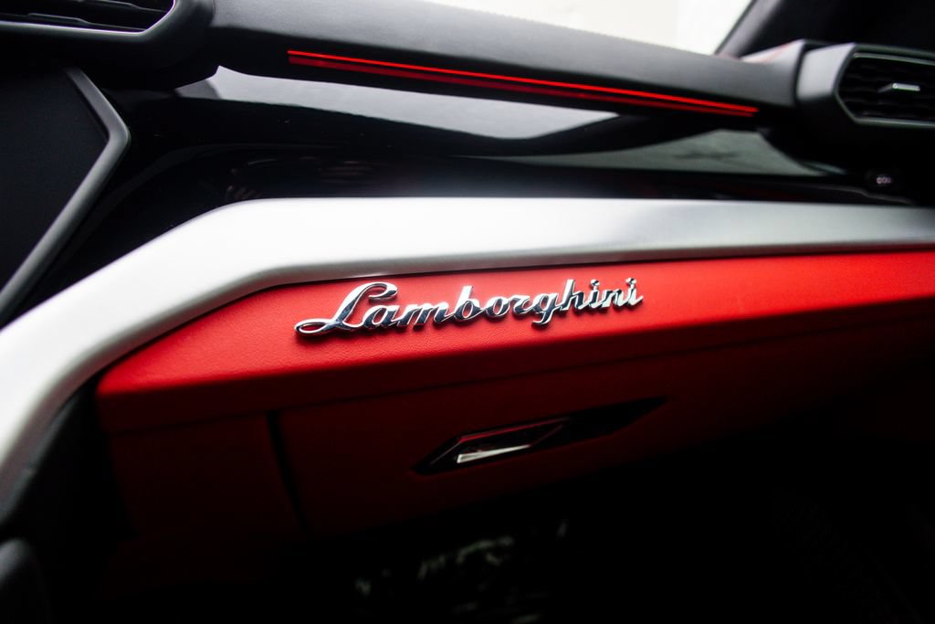 Used 2019 Lamborghini Urus AWD/4WD image 37