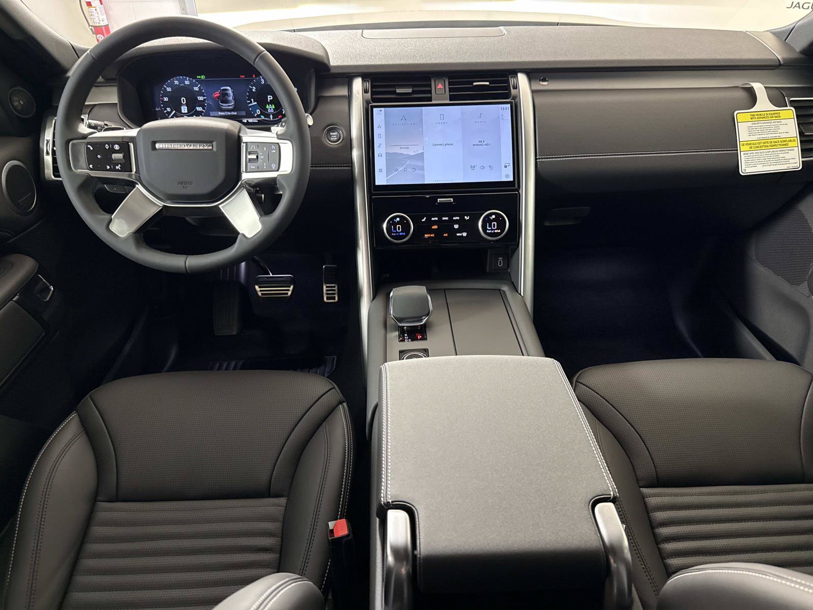 New 2026 Land Rover Discovery Dynamic SE AWD/4WD image 16