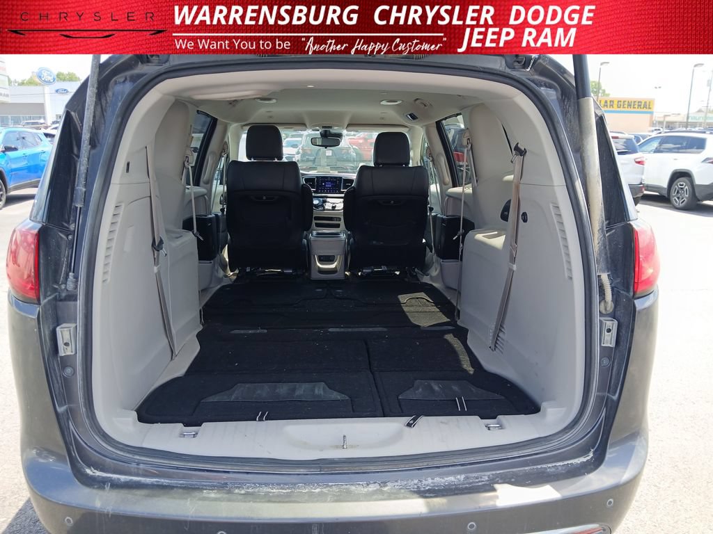 Used 2018 Chrysler Pacifica Touring-L w/ Advanced Safetytec Group FWD image 30