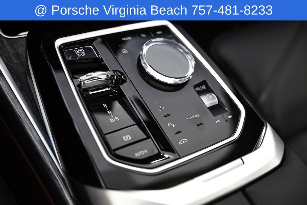 Used 2023 BMW 740i w/ Parking Assistance Package image 40