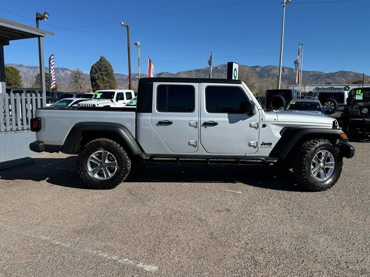 Used 2023 Jeep Gladiator Sport w/ Trailer Tow Package image 9
