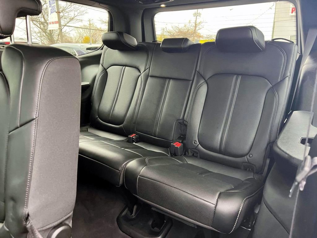 Used 2023 Jeep Wagoneer Series III w/ Convenience Group I image 15