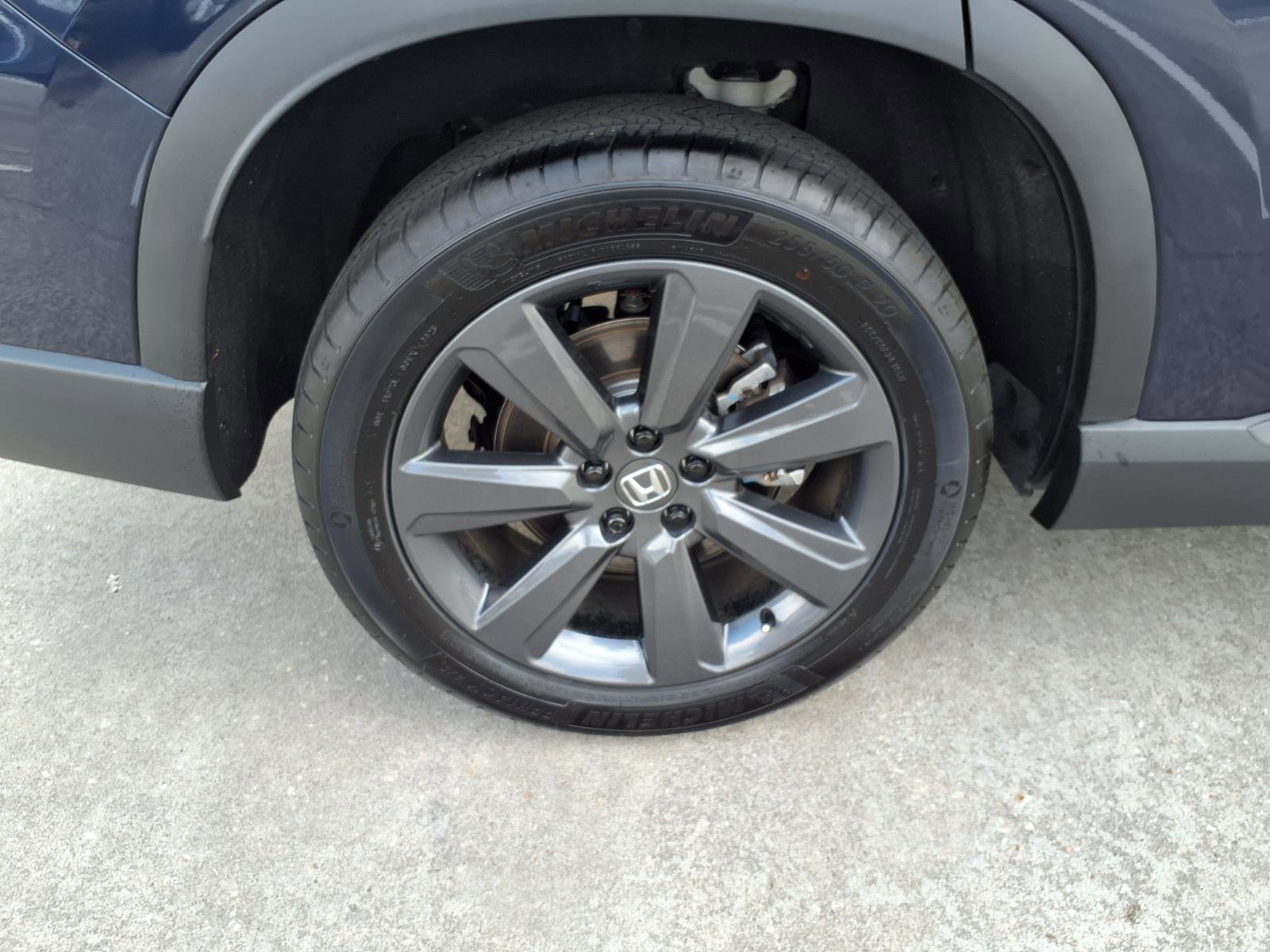 Certified 2025 Honda Pilot Sport image 27