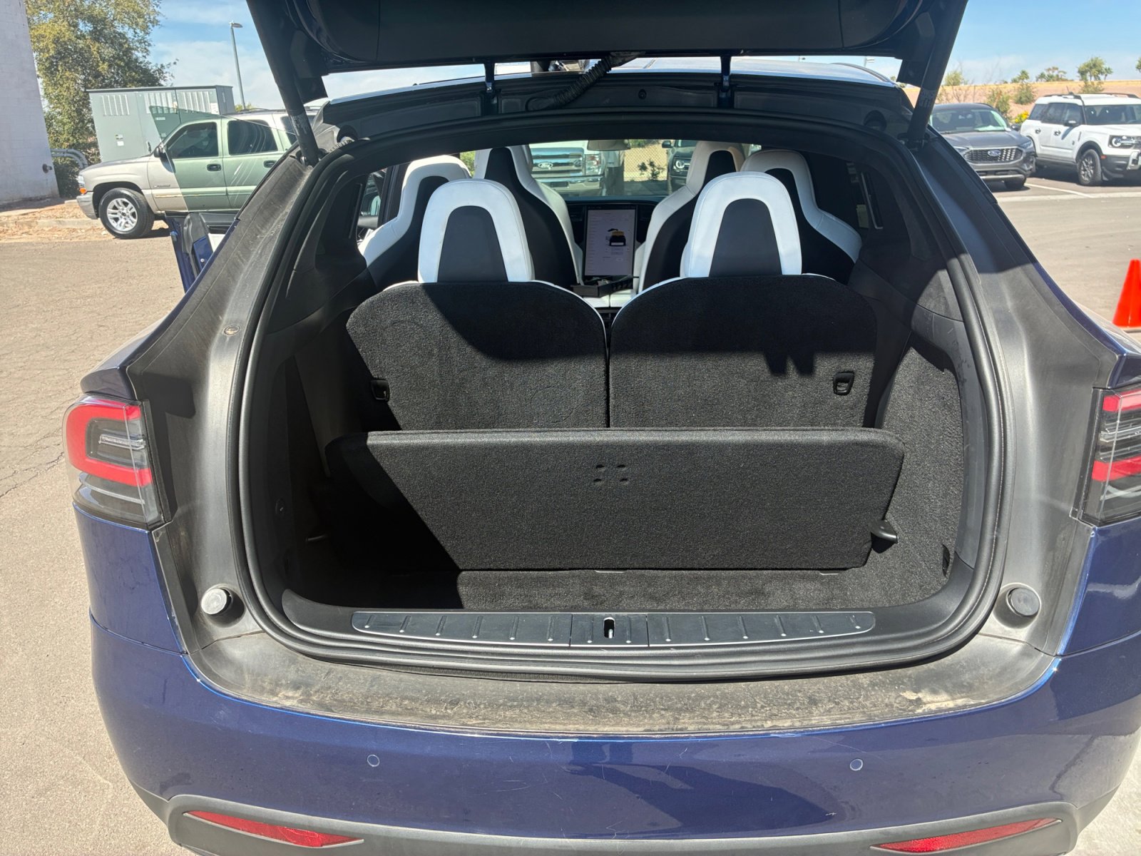 Used 2018 Tesla Model X 75D image 21