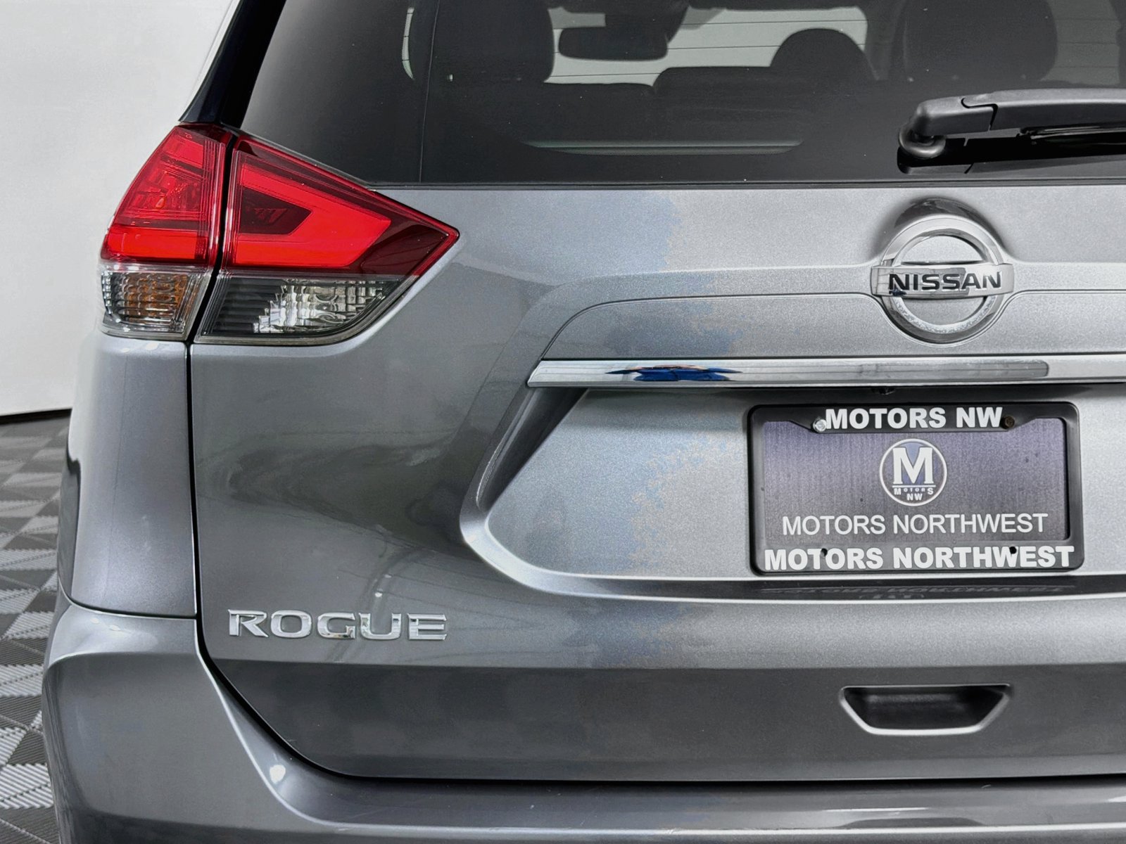 Used 2017 Nissan Rogue Platinum AWD/4WD image 23