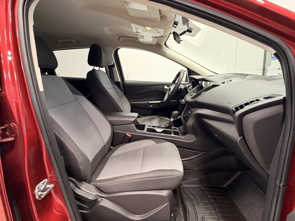 Used 2017 Ford Escape SE w/ Equipment Group 201A image 14