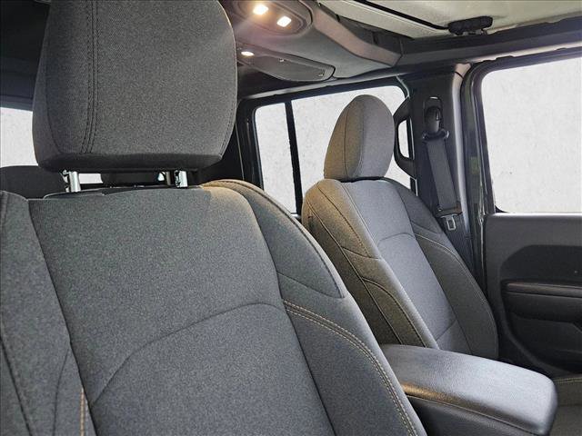 Used 2024 Jeep Gladiator Willys image 23