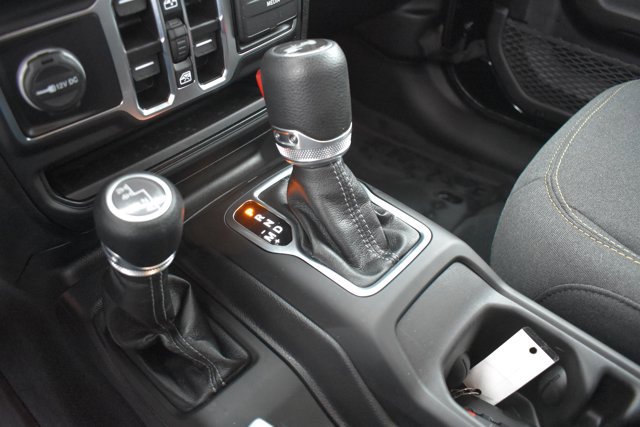 Used 2025 Jeep Wrangler Sport image 25