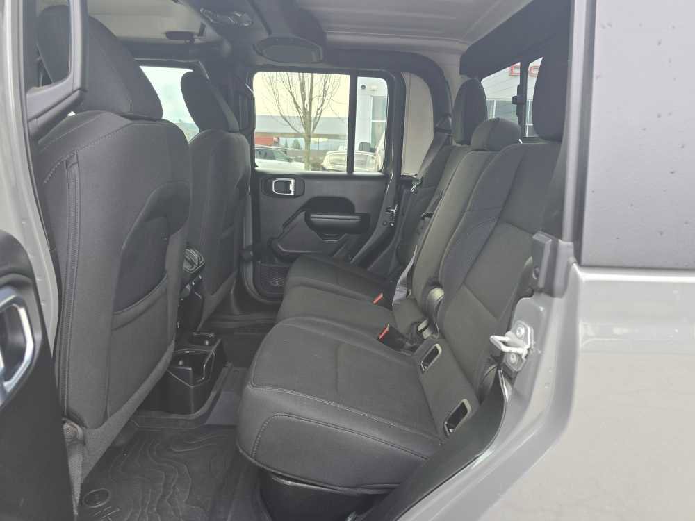Used 2021 Jeep Gladiator Sport image 16