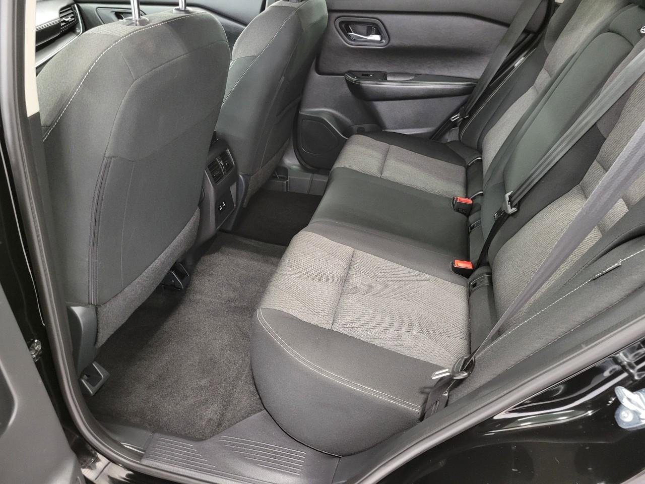 Used 2025 Nissan Rogue SV AWD/4WD image 22