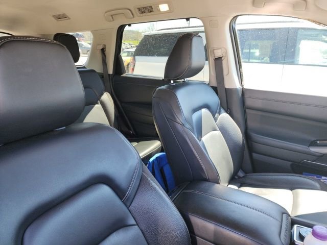 Used 2022 Nissan Pathfinder SL image 19