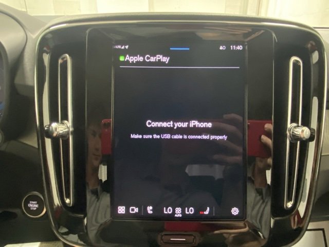 Certified 2024 Volvo XC40 B5 Plus w/ Protection Package Premier image 21