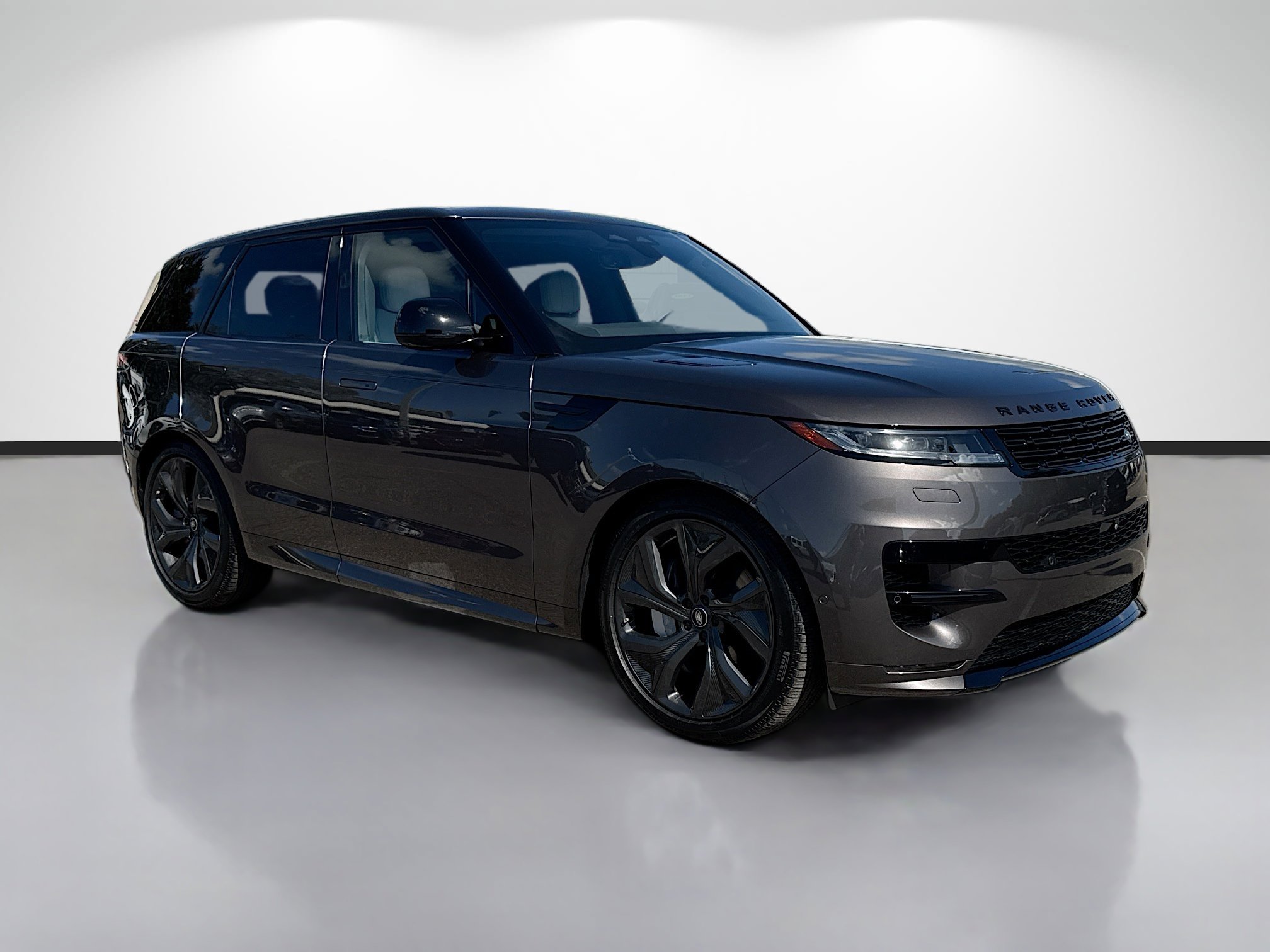 Used 2025 Land Rover Range Rover Sport Dynamic SE image 7