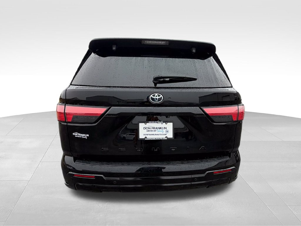 Used 2024 Toyota Sequoia Platinum AWD/4WD image 4