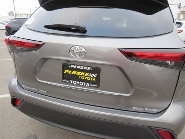 New 2026 Toyota Highlander XLE image 12