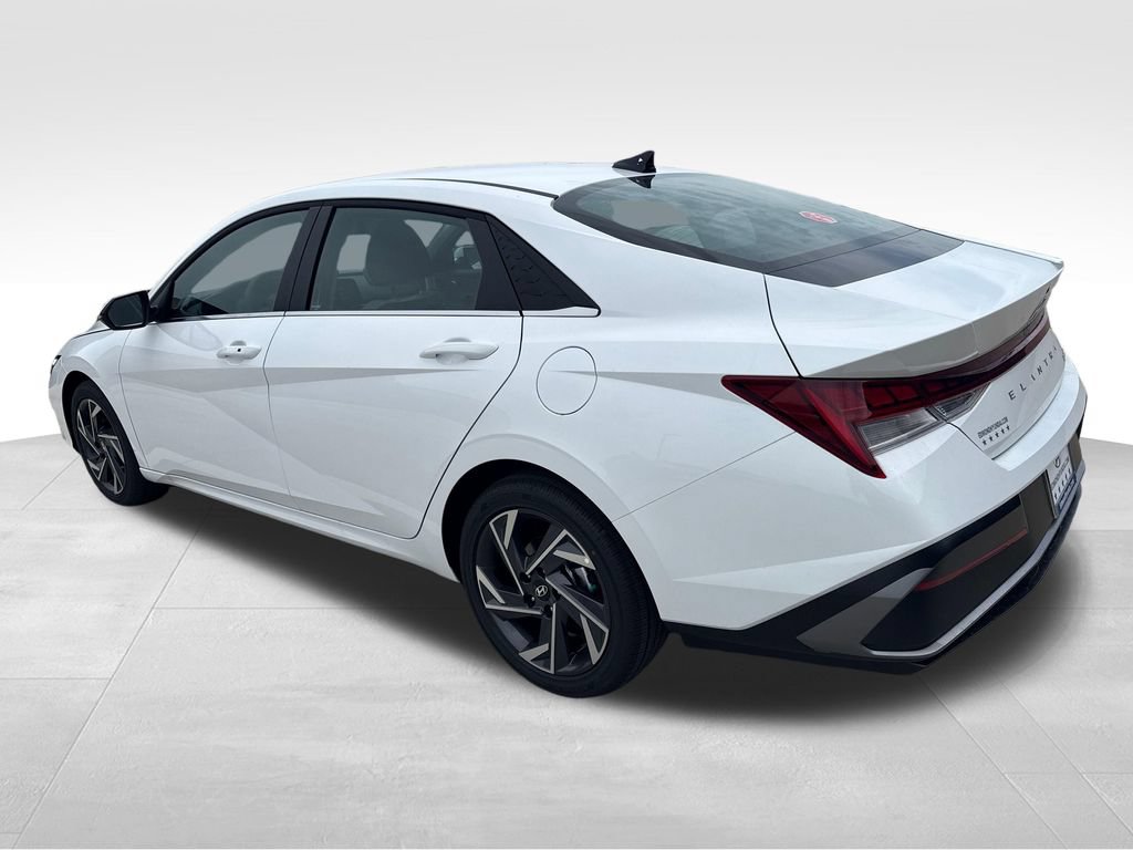 New 2026 Hyundai Elantra Limited FWD image 4