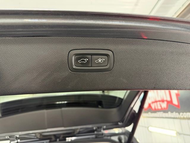 Used 2018 Volvo XC90 T6 Momentum w/ Convenience Package image 10