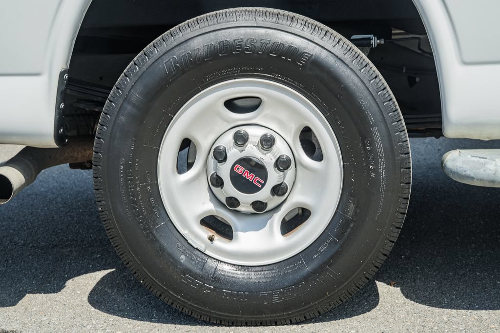 Used 2024 GMC Savana 2500 w/ Driver Convenience Package RWD image 15