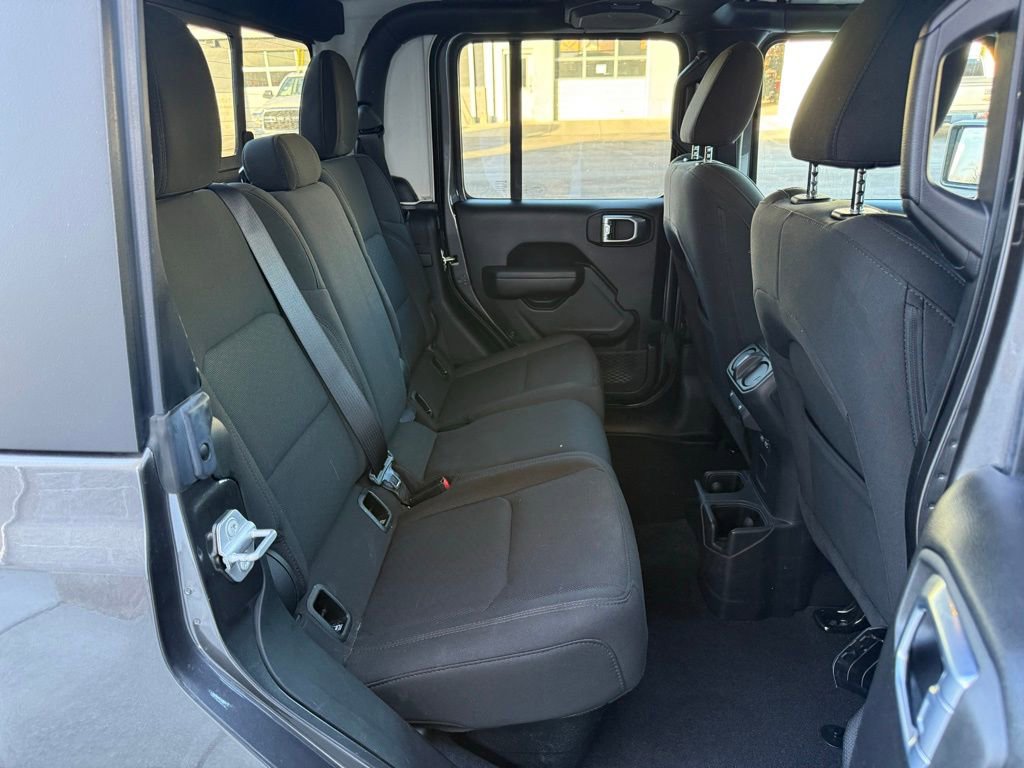 Used 2022 Jeep Gladiator Sport image 17