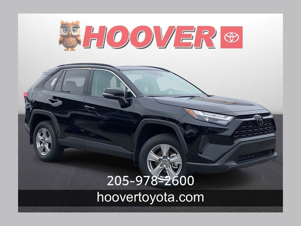Used 2025 Toyota RAV4 XLE w/ Convenience Package FWD image 1