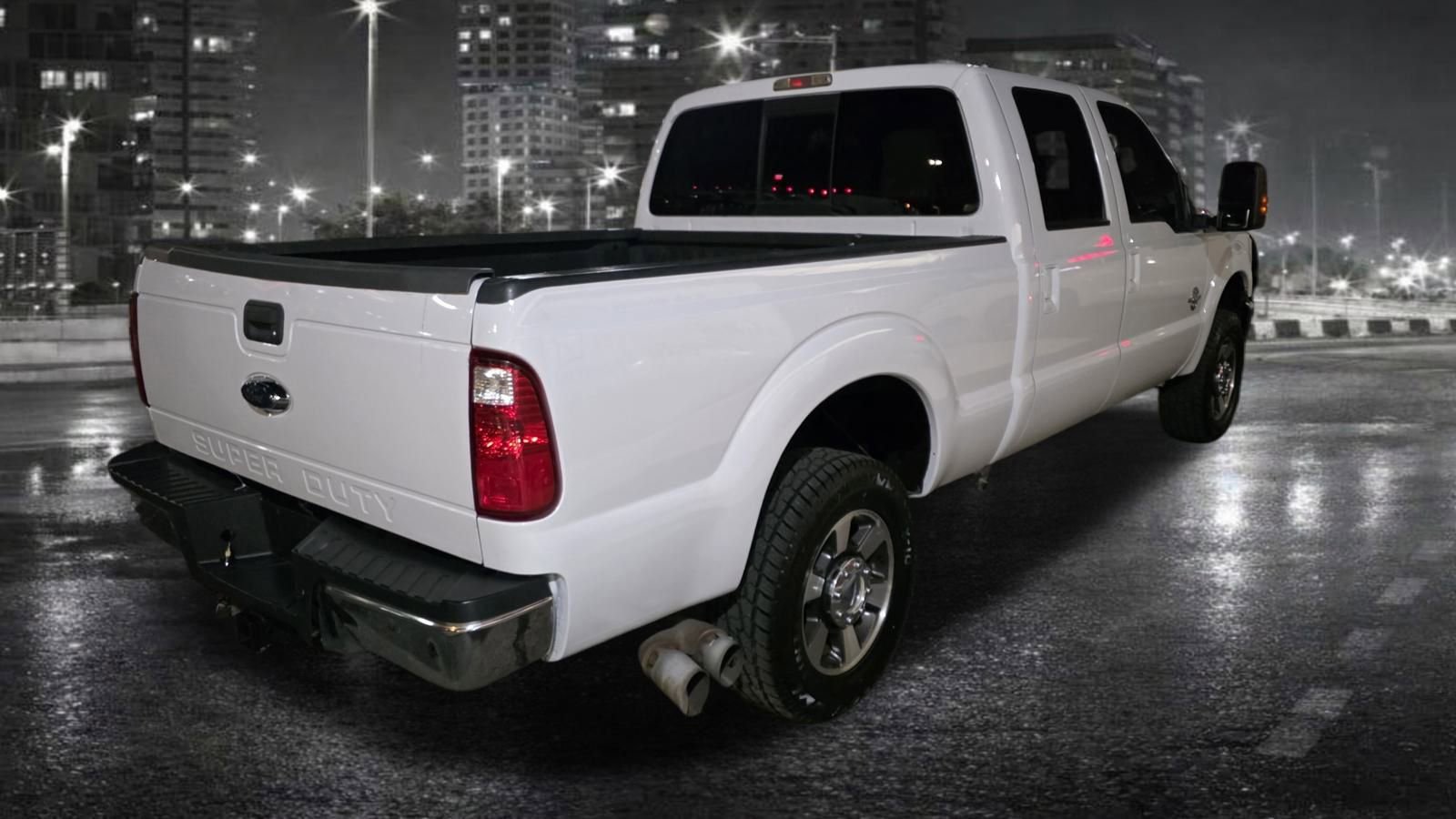 Used 2015 Ford F250 Lariat w/ Lariat Interior Package image 8
