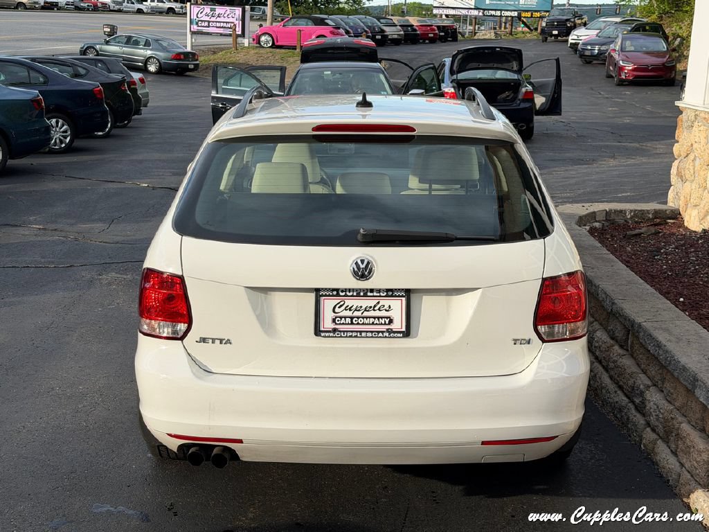 Used 2011 Volkswagen Jetta TDI FWD image 9