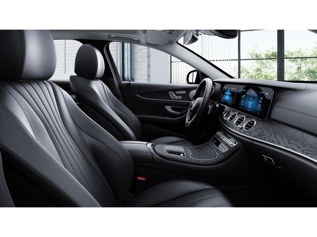 Used 2023 Mercedes-Benz E 450 4MATIC Sedan image 4