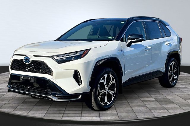 Used 2023 Toyota RAV4 XSE w/ Weather Package AWD/4WD image 1