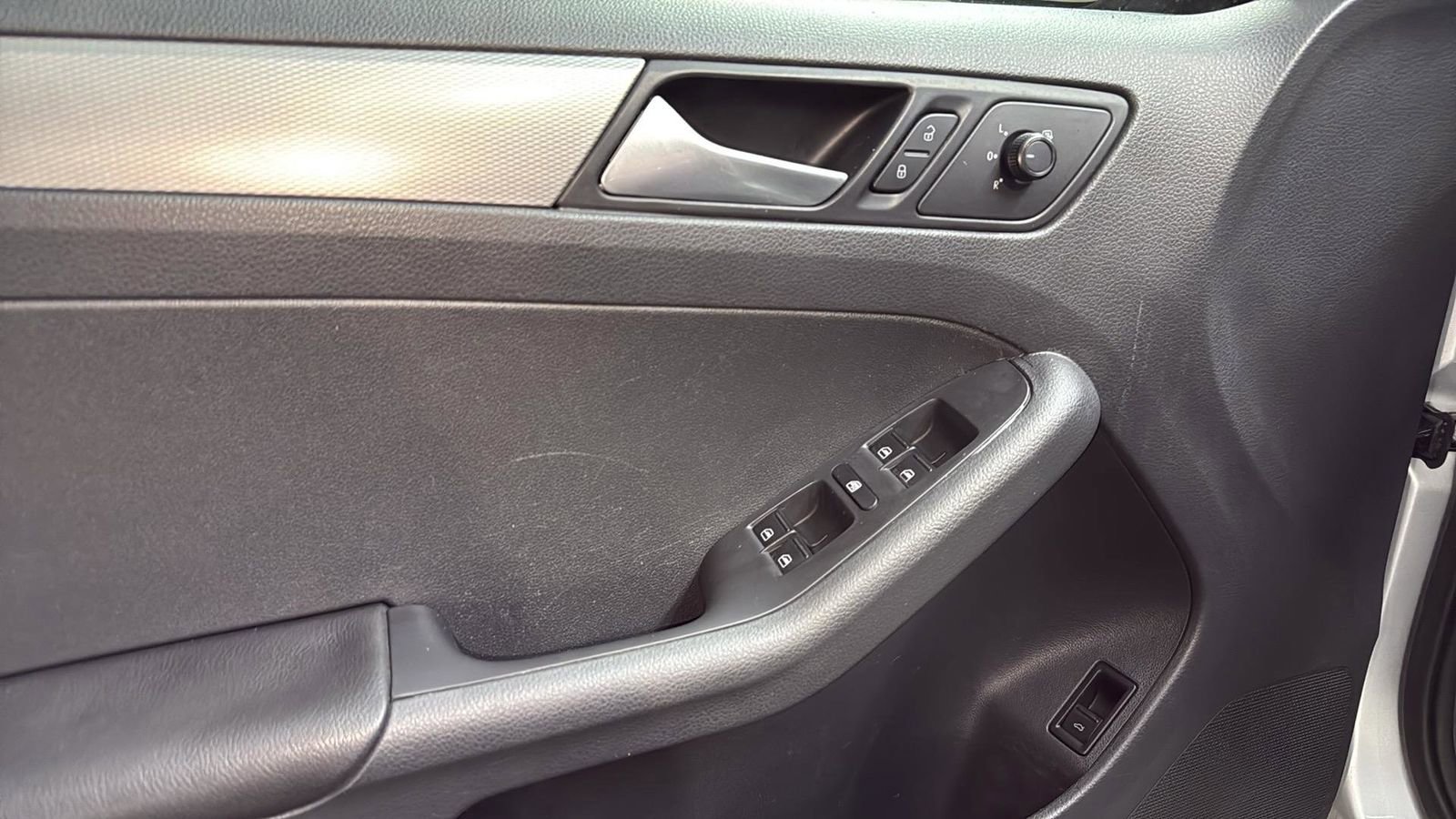 Used 2015 Volkswagen Jetta SE image 11