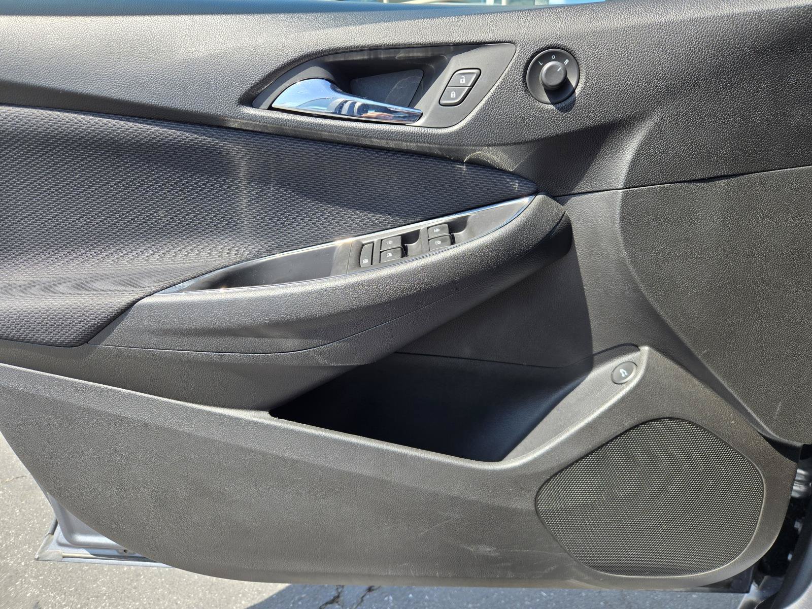 Used 2019 Chevrolet Cruze LT w/ Convenience Package FWD image 20