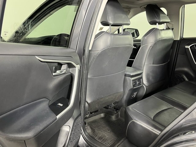 Used 2020 Toyota RAV4 XLE Premium image 24