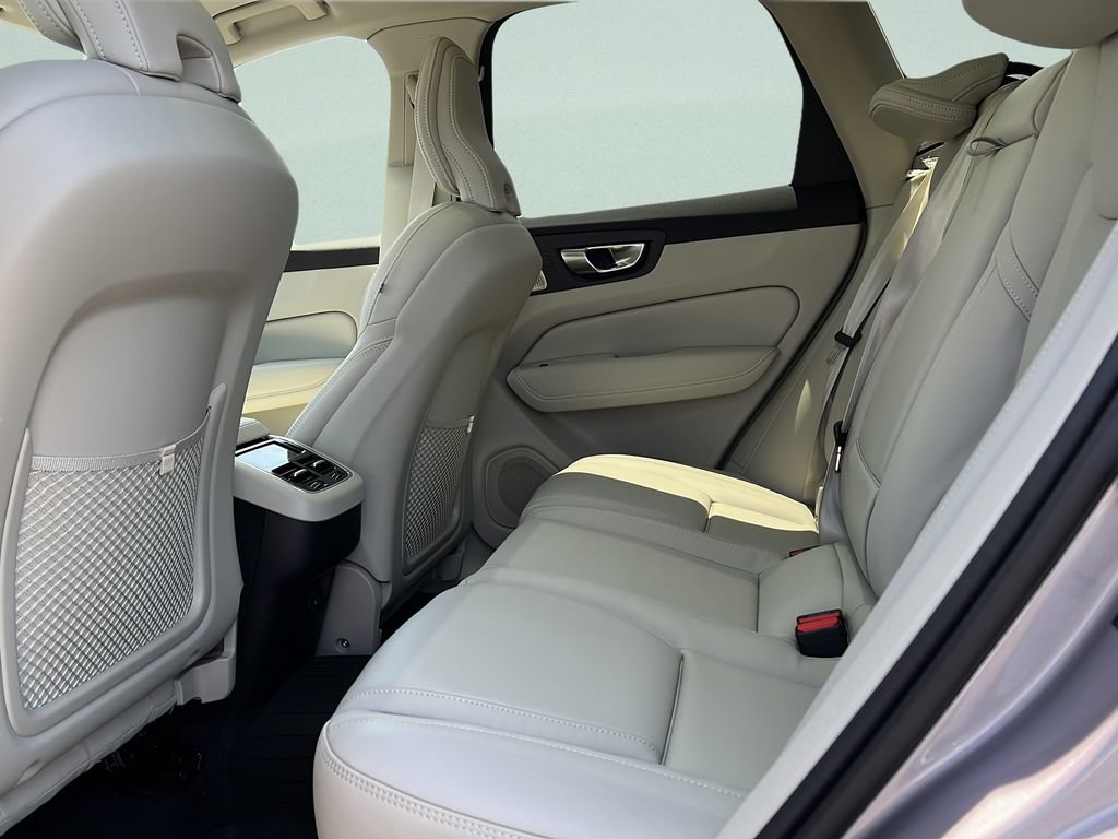 New 2026 Volvo XC60 B5 Ultra w/ Climate Package PRO AWD/4WD image 12