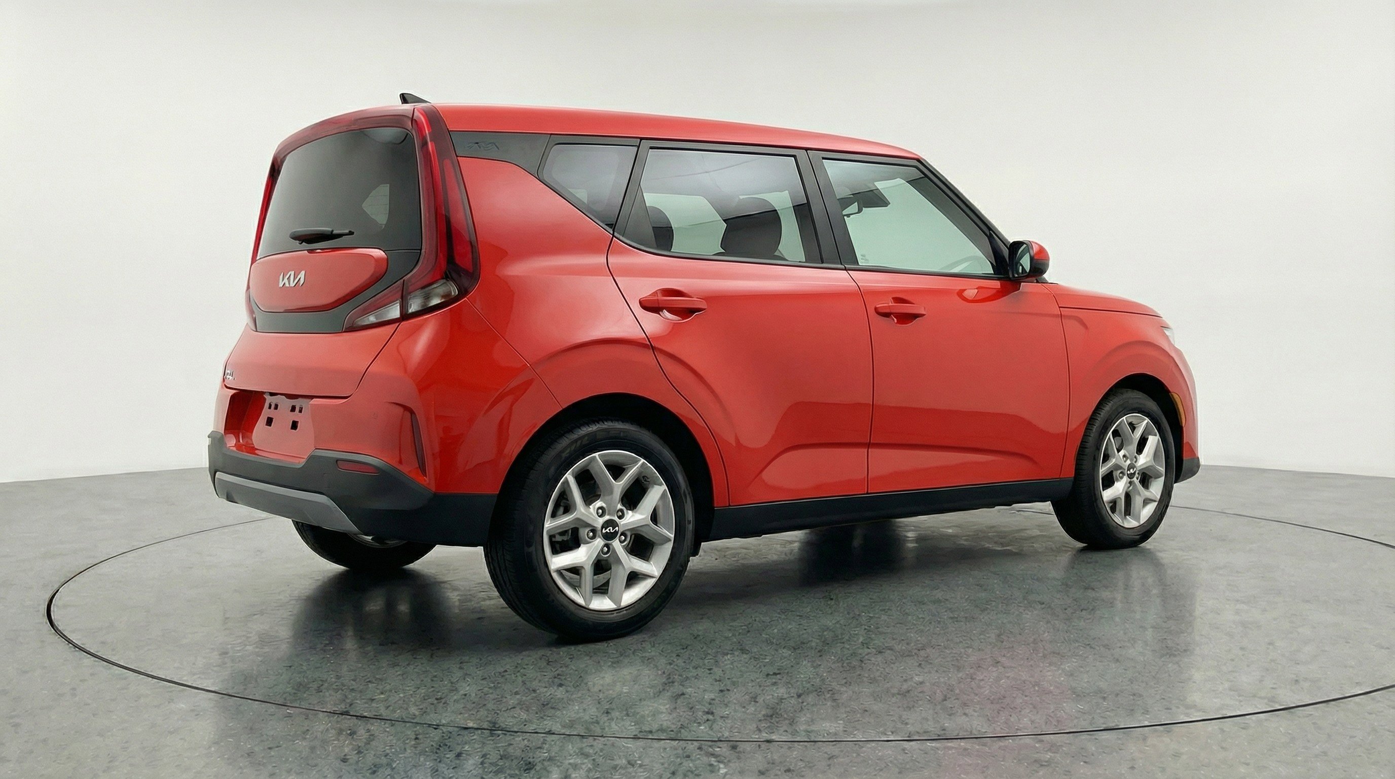 Used 2025 Kia Soul LX w/ LX Technology Package image 9